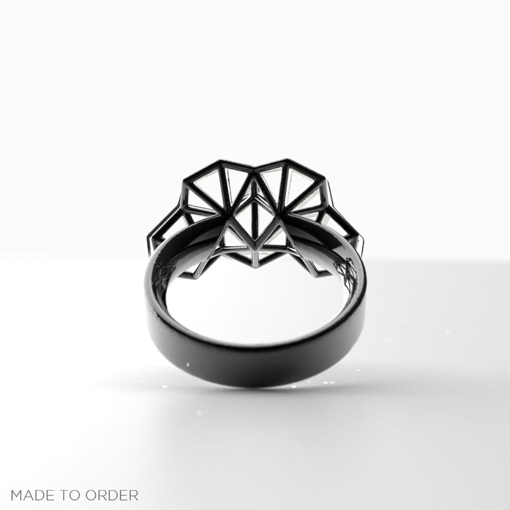 2 0 0 1 _ Black Ring 05